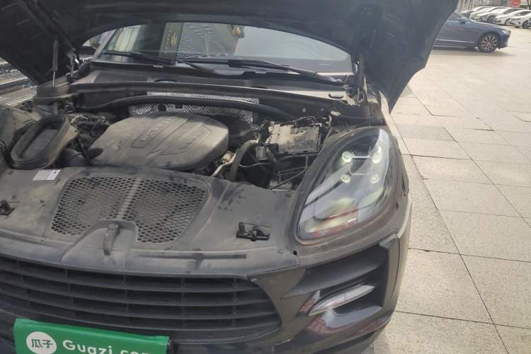 Used Porsche Macan 2018 Macan 2.0T Engine Bay Left