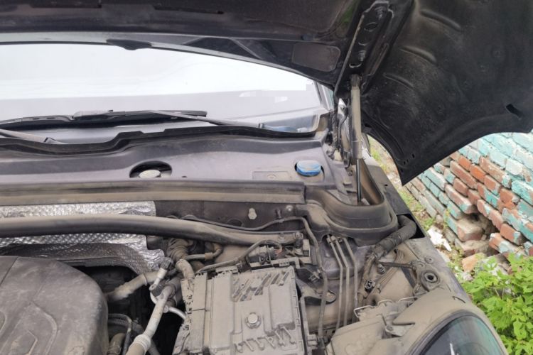 Used Porsche Macan 2018 Macan 2.0T Engine Bay Left
