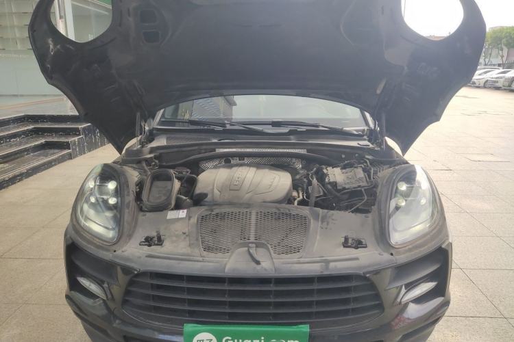 Used Porsche Macan 2018 Macan 2.0T Engine Bay