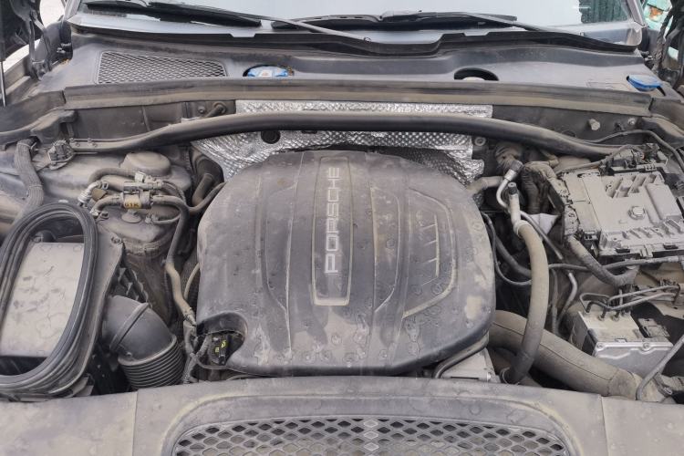 Used Porsche Macan 2018 Macan 2.0T Engine Bay