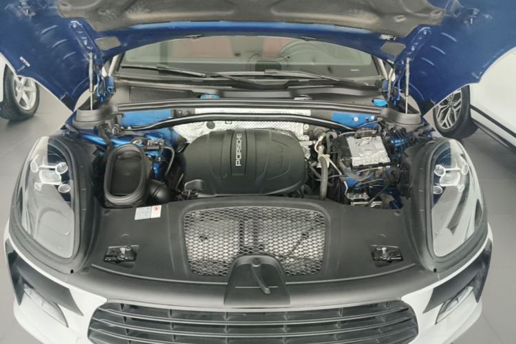 Used Porsche Macan 2018 Macan 2.0T Engine Bay