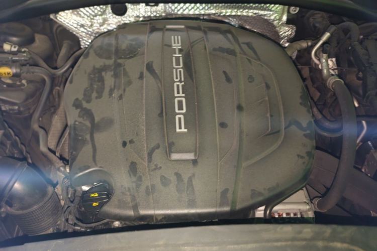 Used Porsche Macan 2018 Macan 2.0T Engine Bay