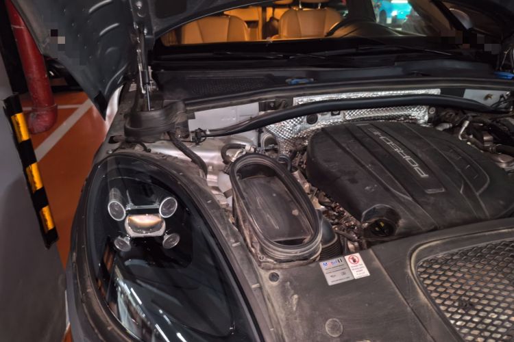 Used Porsche Macan 2018 Macan 2.0T Engine Bay Right