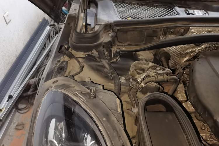Used Porsche Macan 2018 Macan 2.0T Engine Bay Right