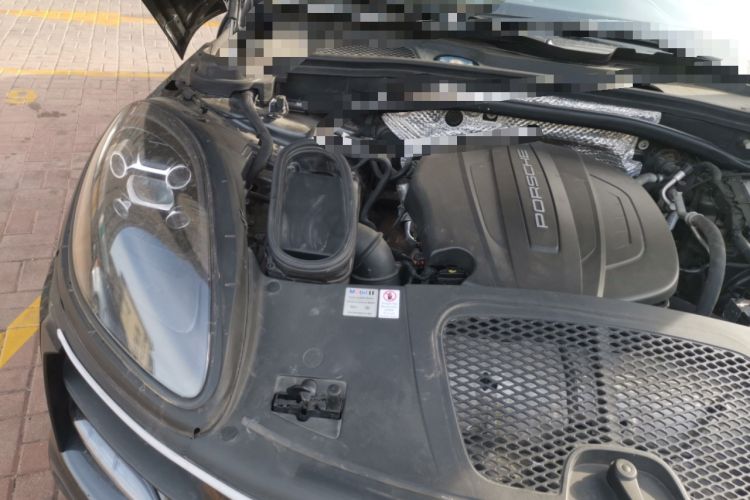 Used Porsche Macan 2018 Macan 2.0T Engine Bay Right