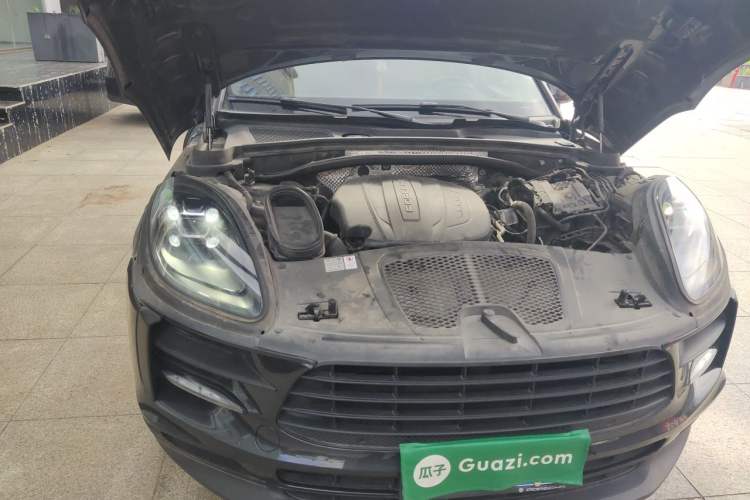 Used Porsche Macan 2018 Macan 2.0T Engine Bay Right