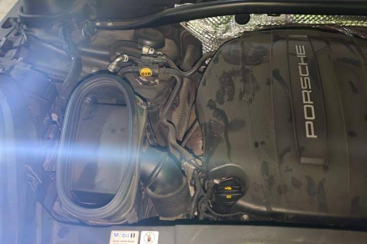 Used Porsche Macan 2018 Macan 2.0T Engine Bay Right