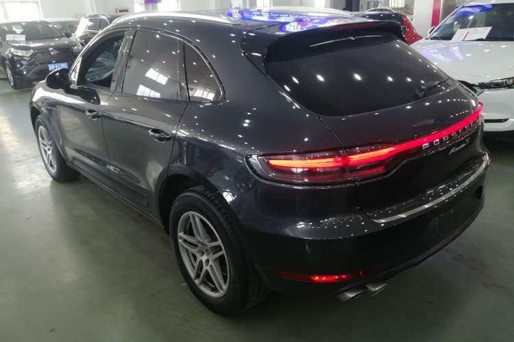 Used Porsche Macan 2018 Macan 2.0T Exterior 2