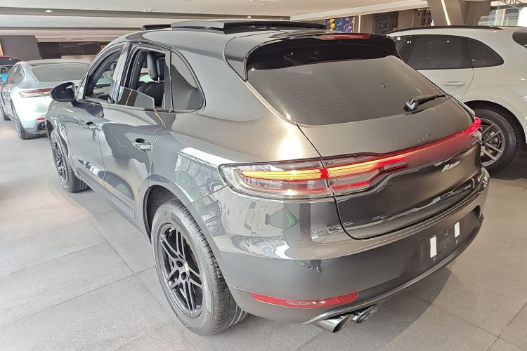 Used Porsche Macan 2018 Macan 2.0T Exterior 2