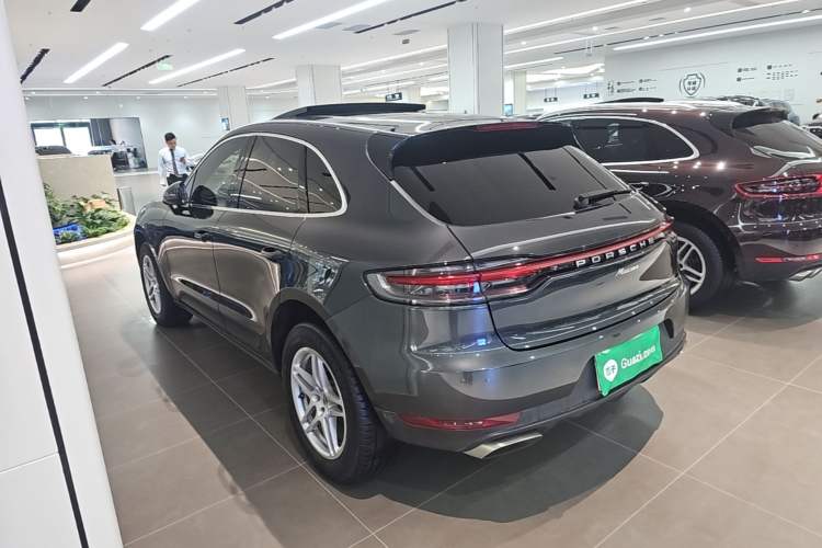 Used Porsche Macan 2018 Macan 2.0T Exterior 2