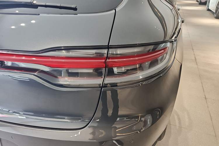 Used Porsche Macan 2018 Macan 2.0T Exterior 3