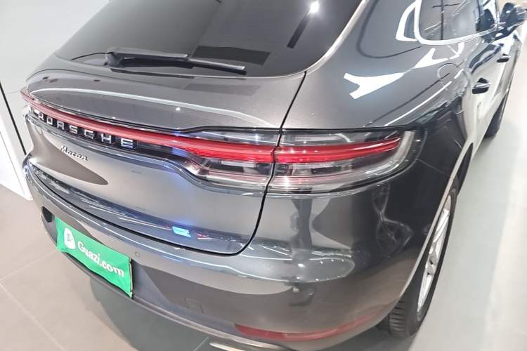 Used Porsche Macan 2018 Macan 2.0T Exterior 3
