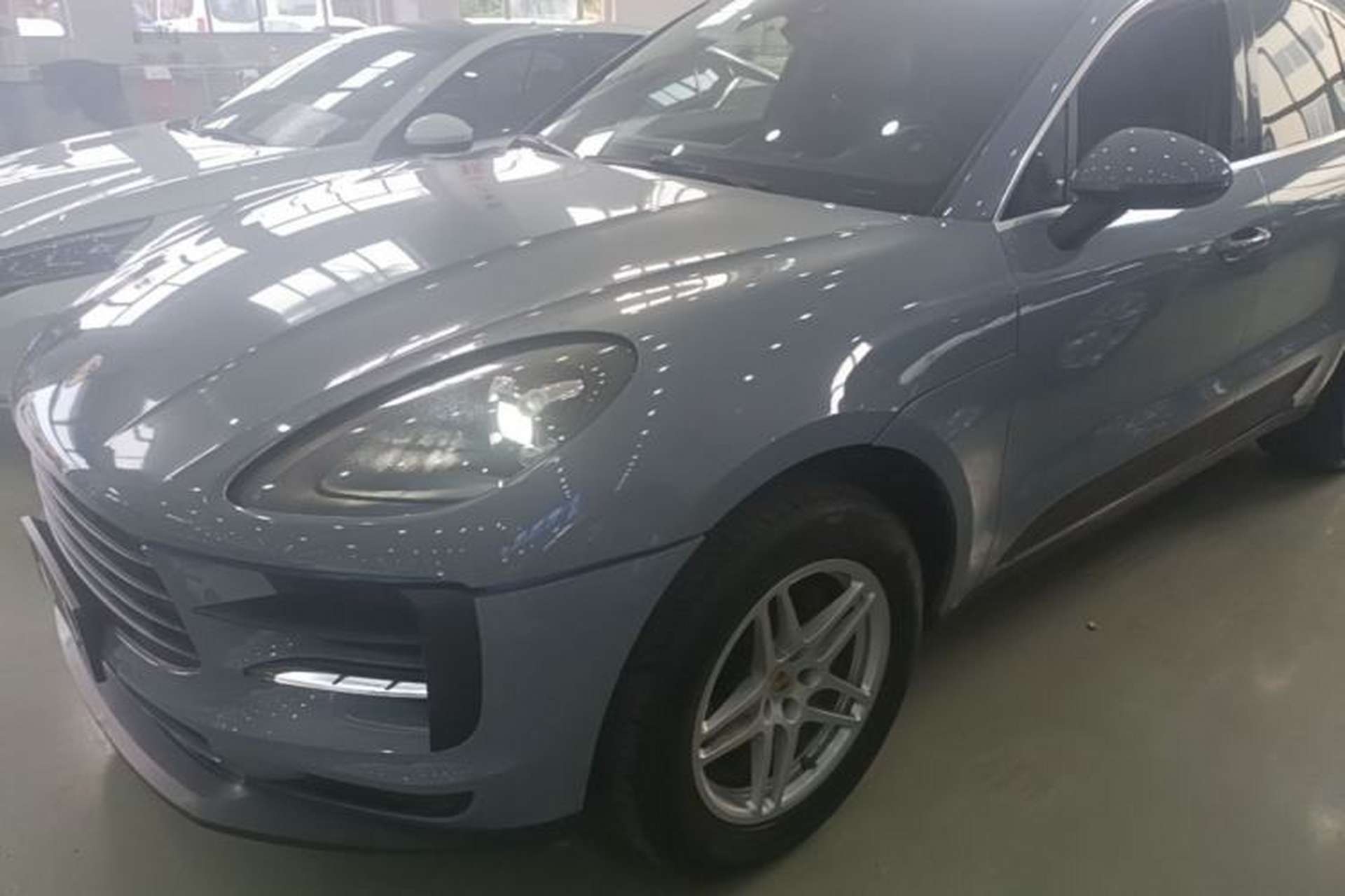 Used Porsche Macan 2018 Macan 2.0T Front Left 45 Deg
