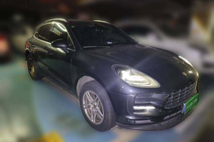 Used Porsche Macan 2018 Macan 2.0T Front Right 45 Deg
