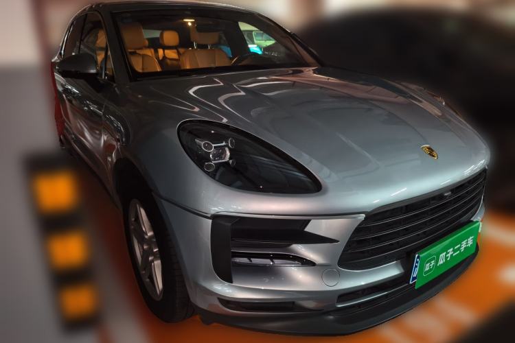 Used Porsche Macan 2018 Macan 2.0T Front Right 45 Deg