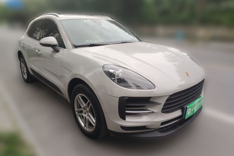 Used Porsche Macan 2018 Macan 2.0T Front Right 45 Deg