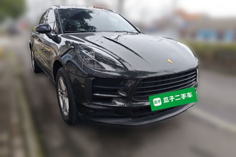 Used Porsche Macan 2018 Macan 2.0T Front Right 45 Deg