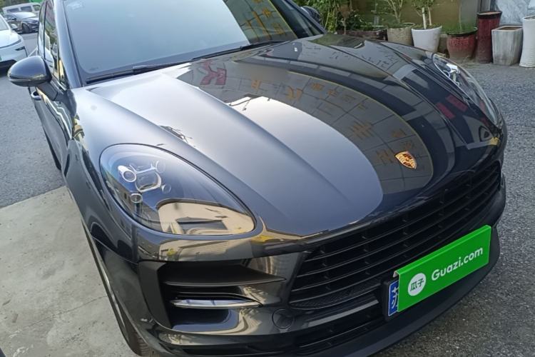 Used Porsche Macan 2018 Macan 2.0T Front Right 45 Deg