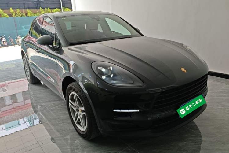 Used Porsche Macan 2018 Macan 2.0T Front Right 45 Deg