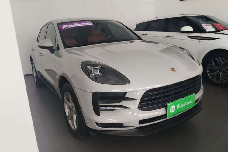 Used Porsche Macan 2018 Macan 2.0T Front Right 45 Deg