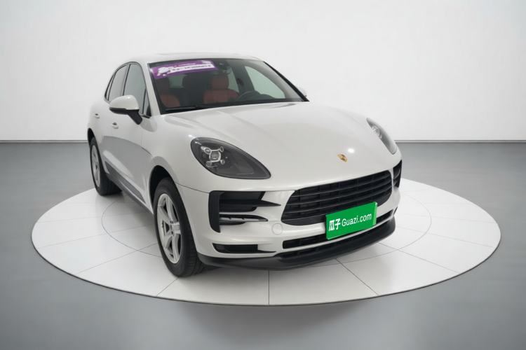 Used Porsche Macan 2018 Macan 2.0T Front Right 45 Deg