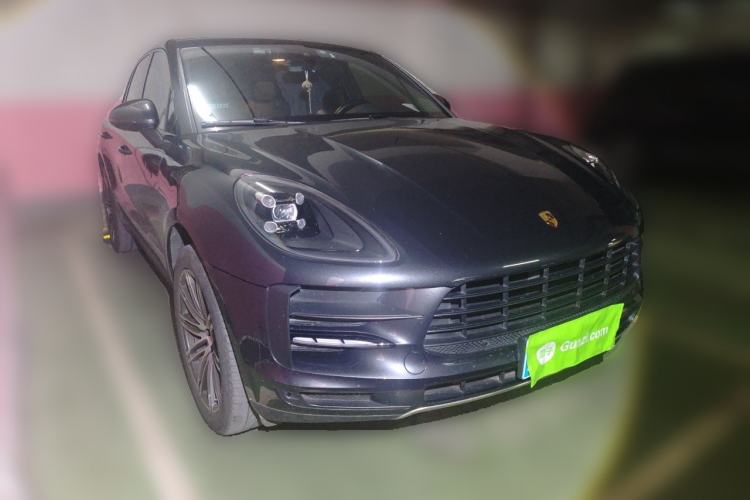 Used Porsche Macan 2018 Macan 2.0T Front Right 45 Deg