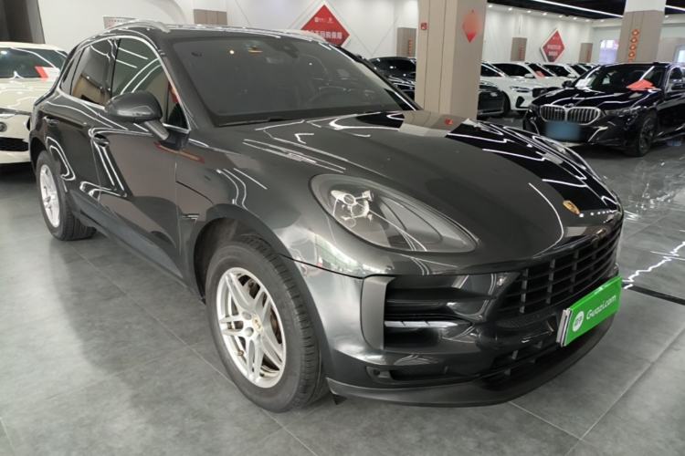 Used Porsche Macan 2018 Macan 2.0T Front Right 45 Deg