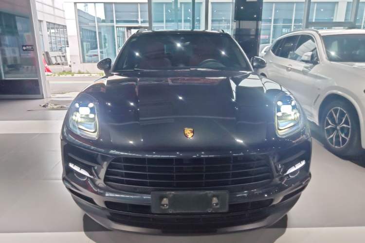 Used Porsche Macan 2018 Macan 2.0T Front