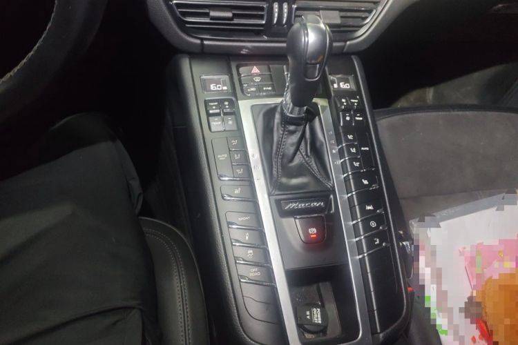 Used Porsche Macan 2018 Macan 2.0T Gear Lever