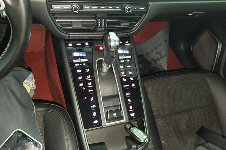 Used Porsche Macan 2018 Macan 2.0T Gear Lever