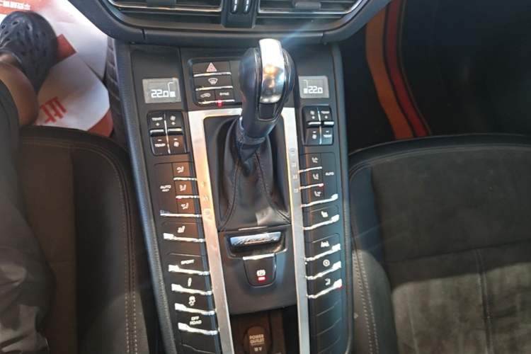 Used Porsche Macan 2018 Macan 2.0T Gear Lever