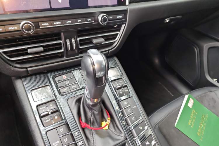 Used Porsche Macan 2018 Macan 2.0T Gear Lever