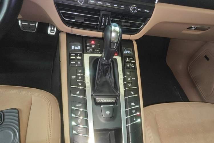 Used Porsche Macan 2018 Macan 2.0T Gear Lever