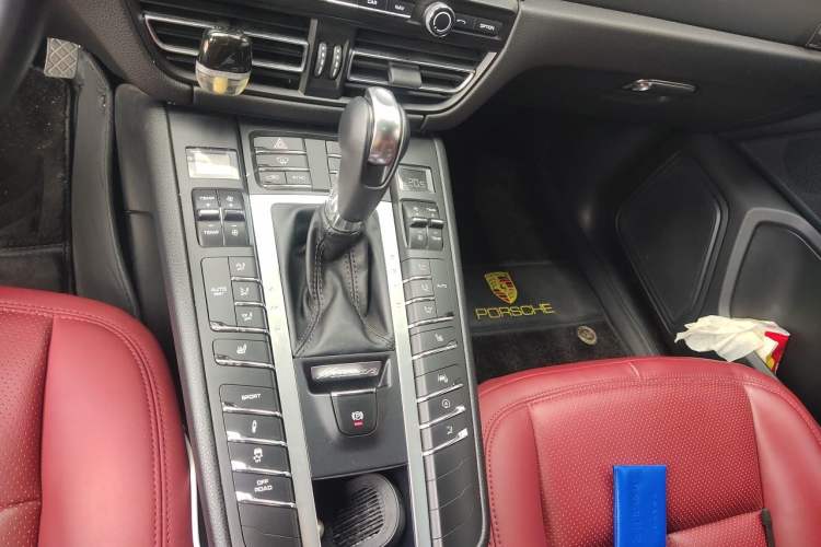 Used Porsche Macan 2018 Macan 2.0T Gear Lever