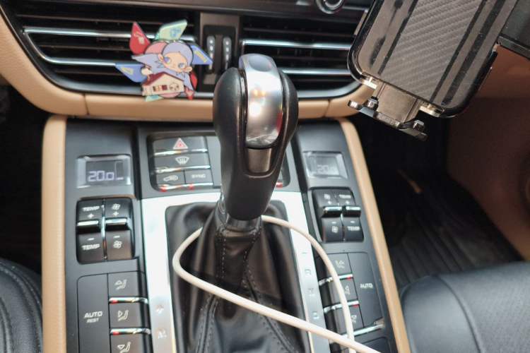 Used Porsche Macan 2018 Macan 2.0T Gear Lever