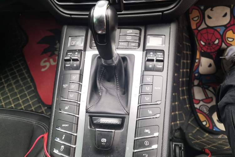 Used Porsche Macan 2018 Macan 2.0T Gear Lever
