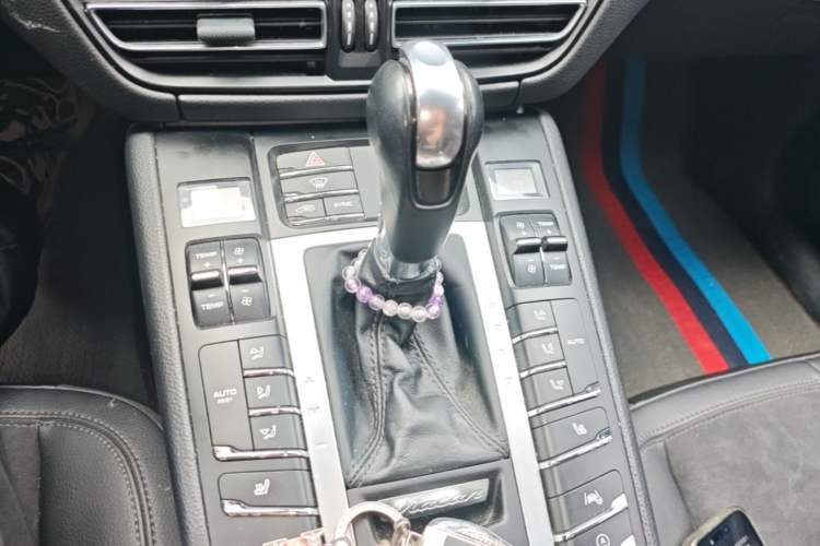 Used Porsche Macan 2018 Macan 2.0T Gear Lever