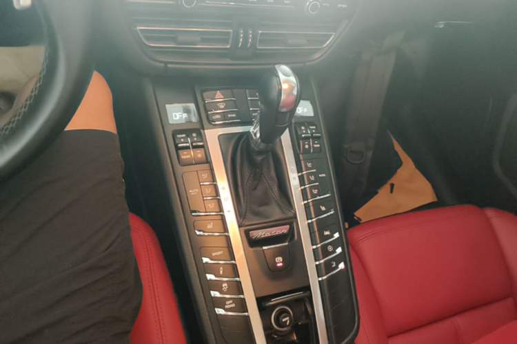 Used Porsche Macan 2018 Macan 2.0T Gear Lever