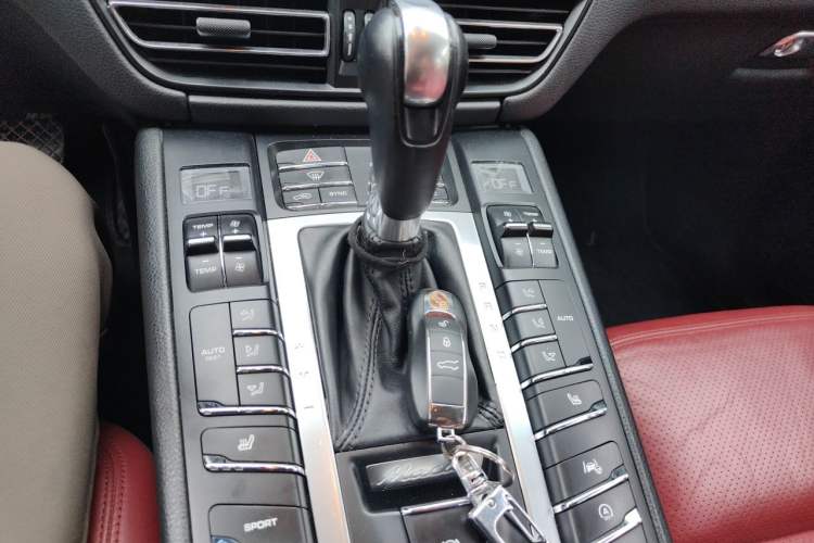 Used Porsche Macan 2018 Macan 2.0T Gear Lever