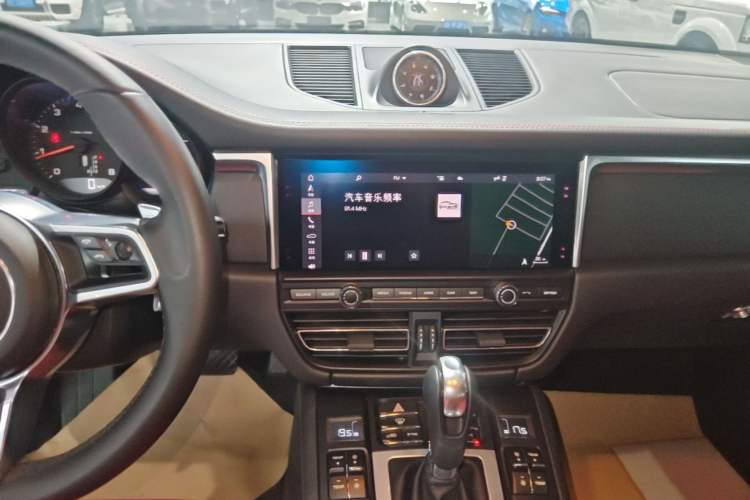Used Porsche Macan 2018 Macan 2.0T Gear Lever