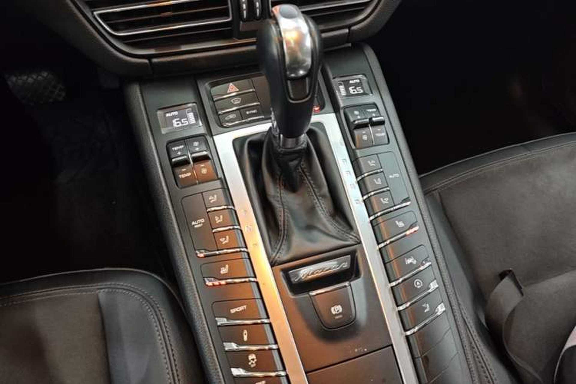 Used Porsche Macan 2018 Macan 2.0T Gear Lever