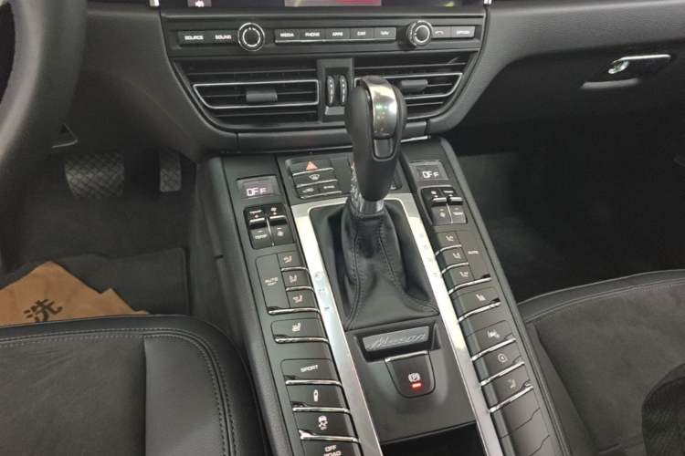 Used Porsche Macan 2018 Macan 2.0T Gear Lever