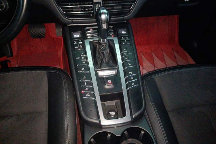 Used Porsche Macan 2018 Macan 2.0T Gear Lever