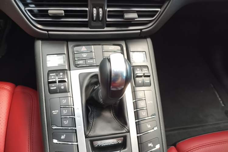 Used Porsche Macan 2018 Macan 2.0T Gear Lever