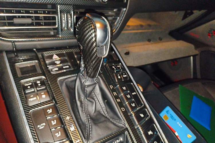 Used Porsche Macan 2018 Macan 2.0T Gear Lever
