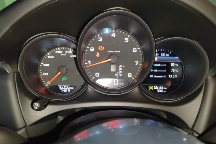 Used Porsche Macan 2018 Macan 2.0T Instrument Cluster