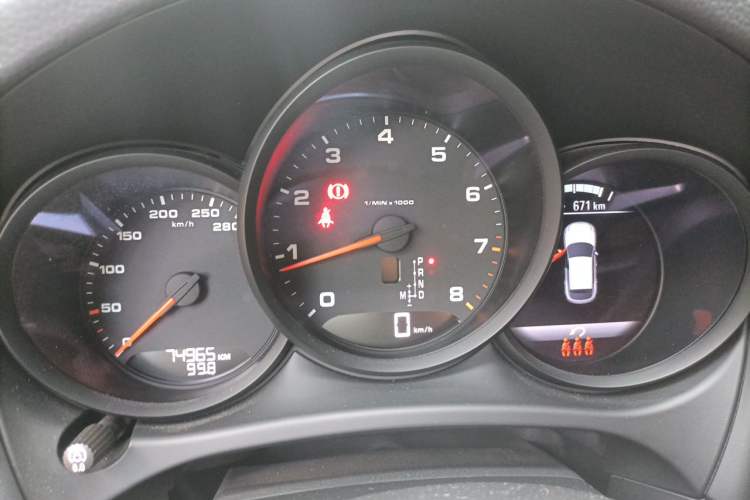 Used Porsche Macan 2018 Macan 2.0T Instrument Cluster