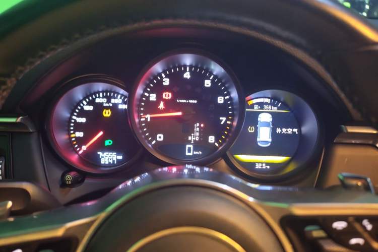 Used Porsche Macan 2018 Macan 2.0T Instrument Cluster
