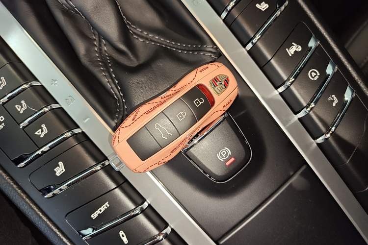 Used Porsche Macan 2018 Macan 2.0T Interior 1