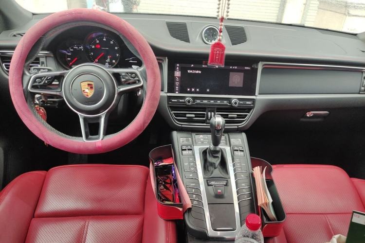 Used Porsche Macan 2018 Macan 2.0T Interior 2